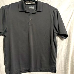 Men’s gray golf shirt